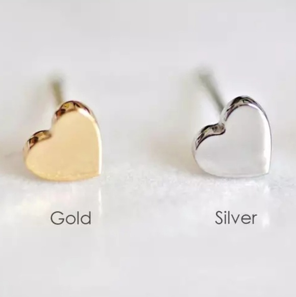 🔥2 for $15🔥 Heart Pierced Earrings - Picture 1 of 8